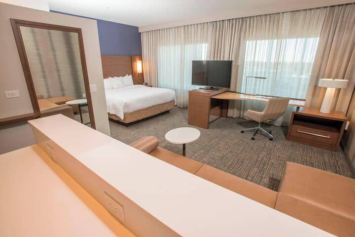 Room 13 of 28