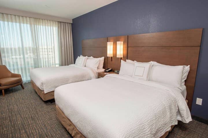 Room 9 of 28