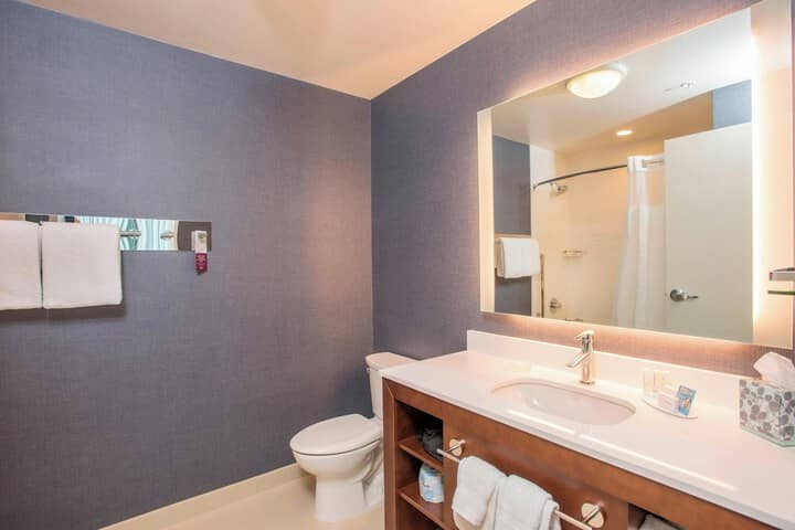 Room 15 of 28